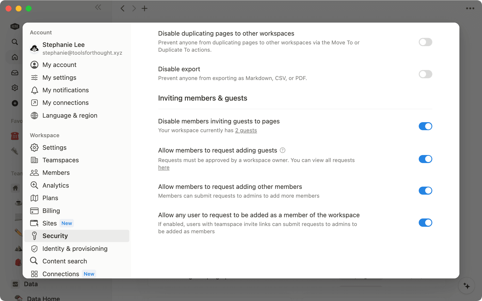 Les propriétaires d’espaces de travail peuvent définir qui peut ajouter des invités, et comment, dans « Sécurité ».